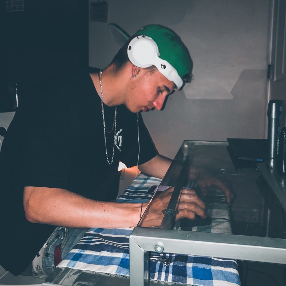 Meet your Posher, Daviyon